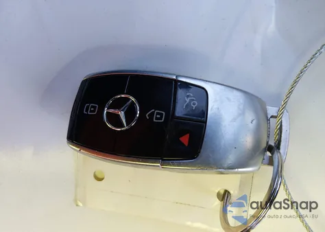 2017 Mercedes-Benz E 300 4Matic z USA, uszkodzony, nr VIN WDDZF4KB6HA135541